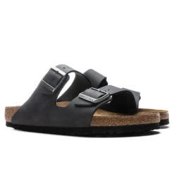 Birkenstock Wide Arizona Soft Footbed - Black 6 Birkenstock Wide Arizona Soft Footbed - Black -Best Shoes Shop Birkenstock Wide Arizona Soft Footbed Black 0752481 03 10 22 Feature 2