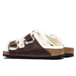 Birkenstock Women's Narrow Arizona Shearling - Habana Oil -Best Shoes Shop Birkenstock Women s Narrow Arizona Shearling BERYL 1023259 09 04 22 Feature JM 7
