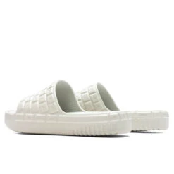 CMFRT Slides - Platinum 6 CMFRT Slides - Platinum -Best Shoes Shop CMFRT Slides Platinum SS23SL001 PLTNM 09 20 23 Feature KN 5