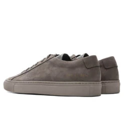 Common Projects Achilles Low Nubuck - Warm Grey -Best Shoes Shop Common Projects Achilles Low Nubuck Warm Grey 2310 3874 08 31 2021 01 3