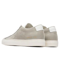 Common Projects Achilles Low In Nubuck - Olive -Best Shoes Shop Common Projects Achilles Low in Nubuck Olive 2293 1010 04 07 2021 01