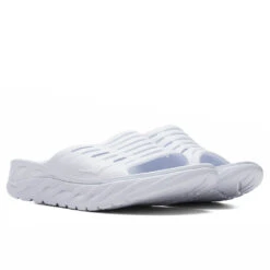 Hoka Ora Recovery Slide - White/White -Best Shoes Shop Hoka One One Ora Recovery Slide White White 1134527 WWH 06 27 22 Feature MARY NELLE 2