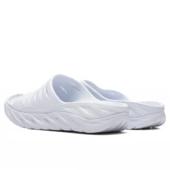 Hoka Ora Recovery Slide - White/White -Best Shoes Shop Hoka One One Ora Recovery Slide White White 1134527 WWH 06 27 22 Feature MARY NELLE 4