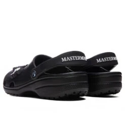 Mastermind Japan X Crocs Classic Clog - Black -Best Shoes Shop Mastermind x Crocs Classic Clog Black 208211 001 07 06 22 Feature JAYLEEN 6