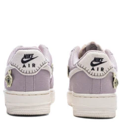 Nike Women's Air Force 1 '07 SE - Amethyst Ash/Pale Ivory/Pink Oxford -Best Shoes Shop Nike Women s Air Force 1 07 SE Amethyst Ash Pale Ivory Pink Oxford DJ6378 500 12 03 22 Feature JM 6