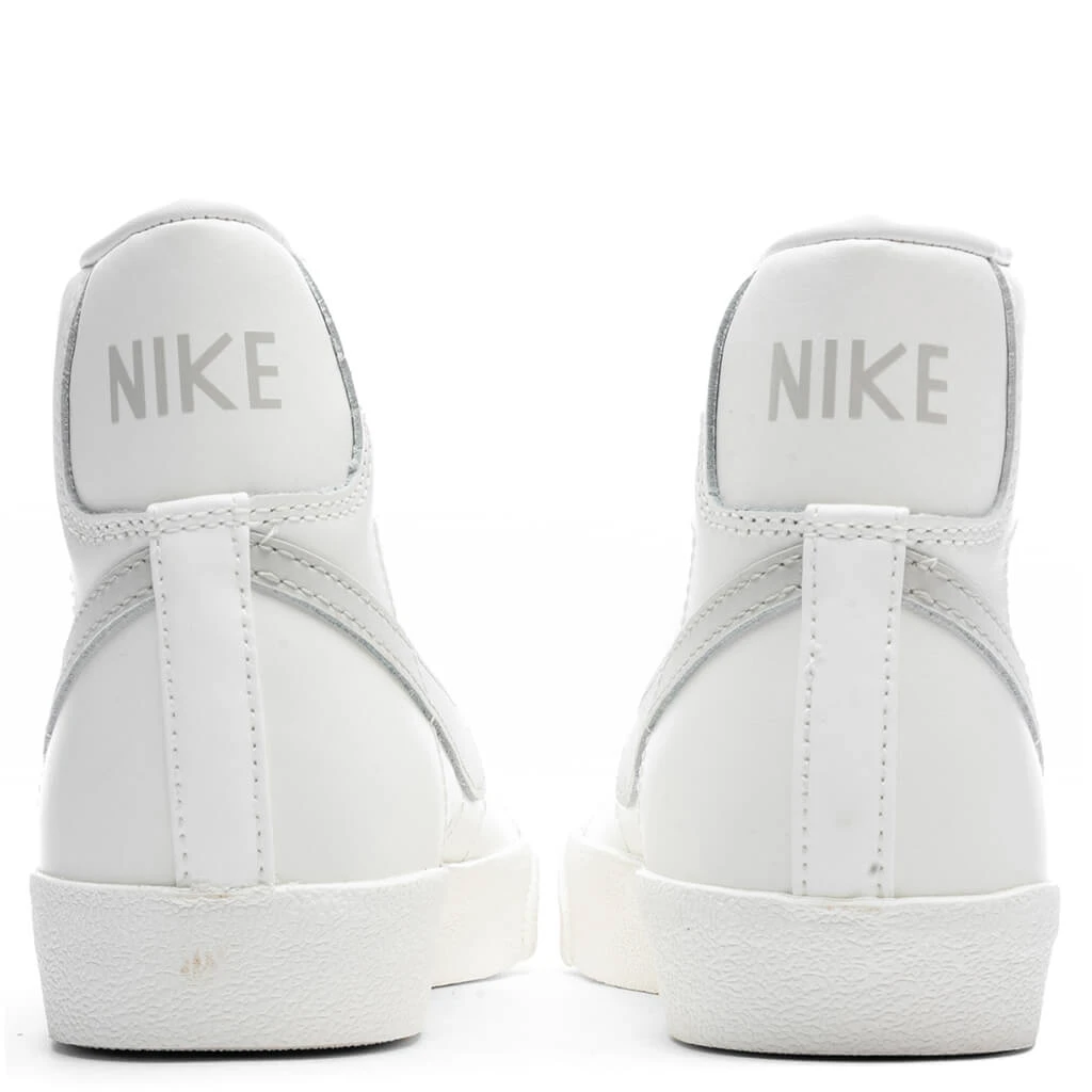 Nike Women's Blazer Mid '77 Vintage - Sail/Light Bone/Sail 4 Nike Women's Blazer Mid '77 Vintage - Sail/Light Bone/Sail - Image 4