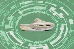 Nike X Matthew M. Williams 005 Slide - Light Bone/Chrome -Best Shoes Shop Nike x Matthew M. Williams 005 Slide Light Bone Chrome DH1258 001 09 17 22 FEATURE01 4feea3a8 6ea3 4acd 87e8 ed1945bf3890