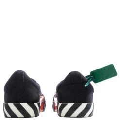 Low Vulcanized Canvas - Black/Sand 7 Low Vulcanized Canvas - Black/Sand -Best Shoes Shop Off White c o Virgil Abloh Low Vulcanized Canvas Black Sand OMIA085F22FAB0011017 01 21 23 Feature KN 8