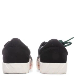 Low Vulcanized Canvas - Black/White -Best Shoes Shop Off White c o Virgil Abloh Low Vulcanized Canvas Black White OMIA085C99FAB0021001 12 29 2021 01 5