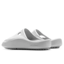 Meteor Padded Slider - Light Grey -Best Shoes Shop Off White c o Virgil Abloh Meteor Padded Slider Light Grey OMIC014S23MAT0010505 05 08 23 Feature JP 5