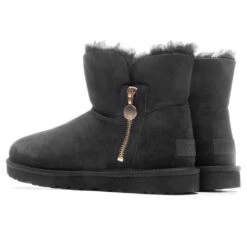 Ugg Women's Bailey Zip Mini Boot - Black 6 Ugg Women's Bailey Zip Mini Boot - Black -Best Shoes Shop UGG Women s Bailey Zip Mini Boot Black 1112481 BLK 12 03 22 Feature JM 5